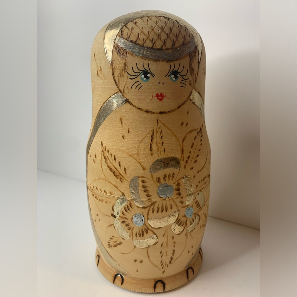 Vintage Matryoshka Babushka Russian Nesting Doll Hand painted Set of 5 Gold Wood